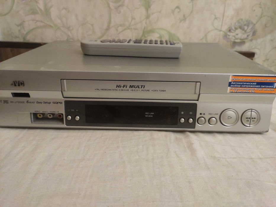 Видеомагнитофон JVC HR-J795