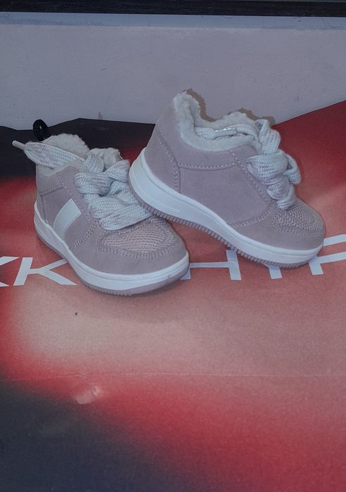 Обувь на девочку по 100грн