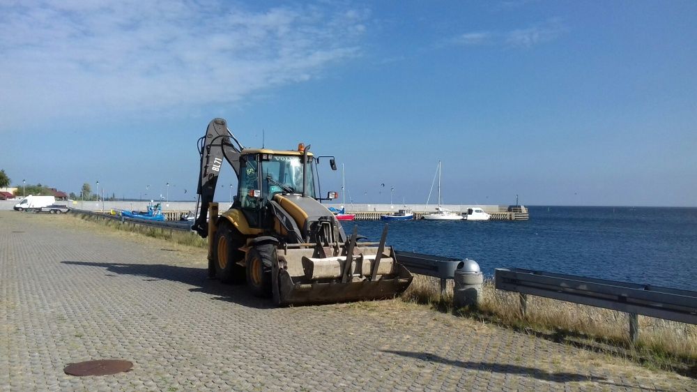 Prace ziemne, koparka, ładowarka, roboty ziemne, kucie młotem, wykopy.