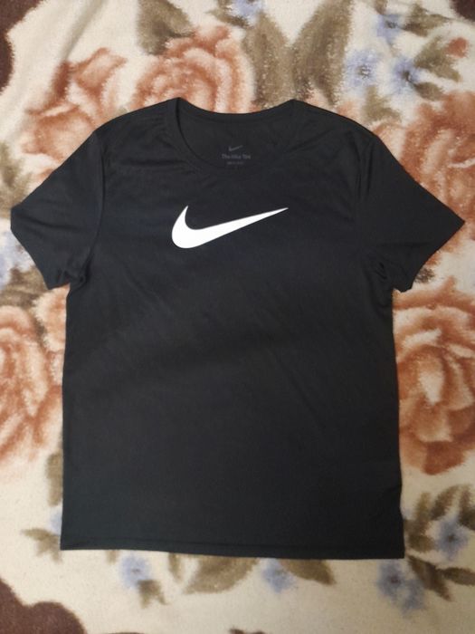 Ідеальна футболка найк