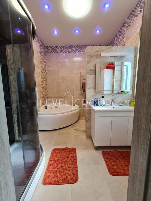 Козин, аренда стильного дома, большая территория, охрана, озеро.