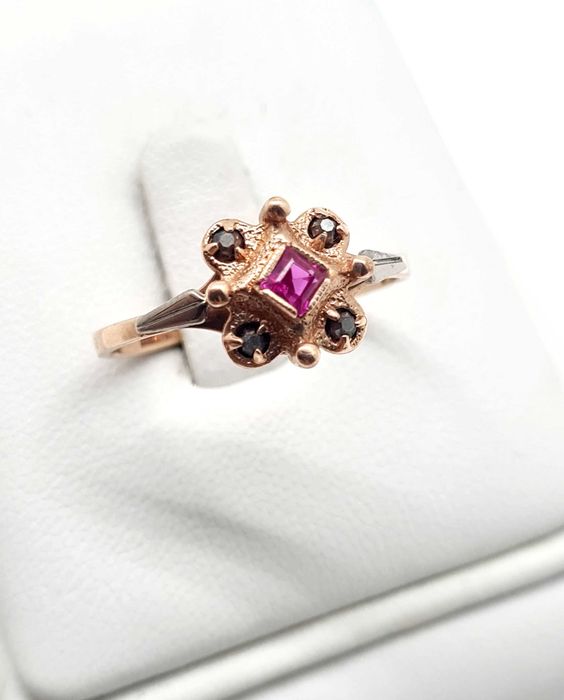 Złoty pierścionek vintage p. 583 r. 20,5