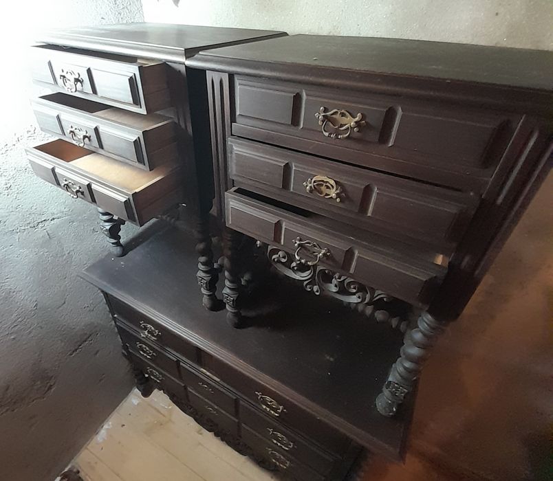Conjunto comoda e mesas cabeceira