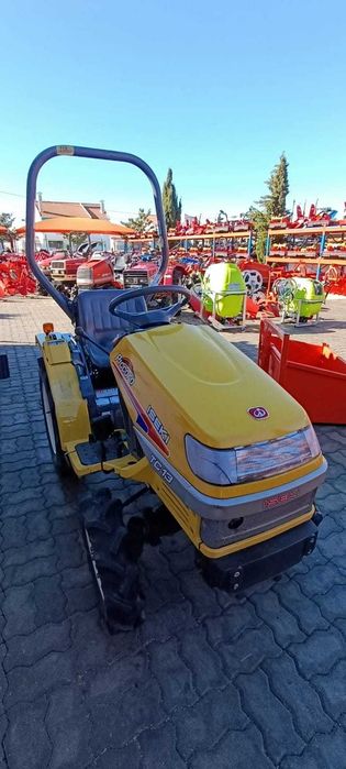 Campanha : Trator Iseki piccoro tc13 + 4 alfaias POUPE 1250€