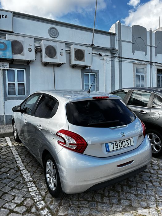 Peugeut 208 2013/11