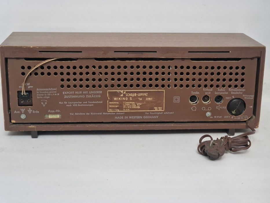 Rádio antigo reparado Schaub-Lorenz