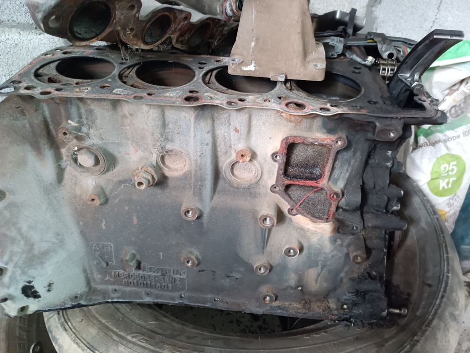 Блок Мерседес бенс