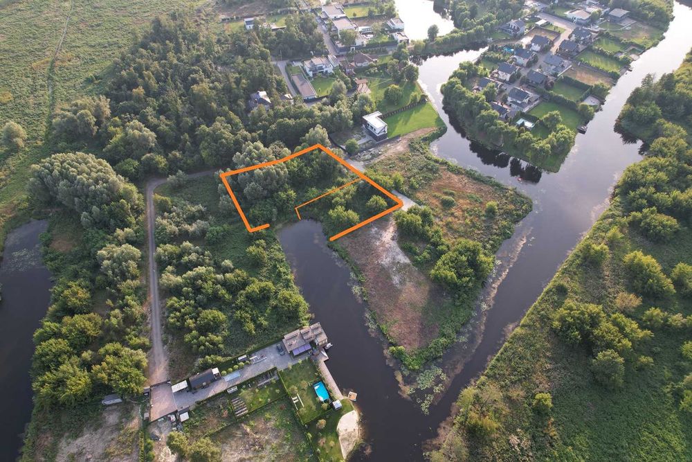 Ділянка 25 соток у котеджному містечку “Azimut River Club” річка, парк