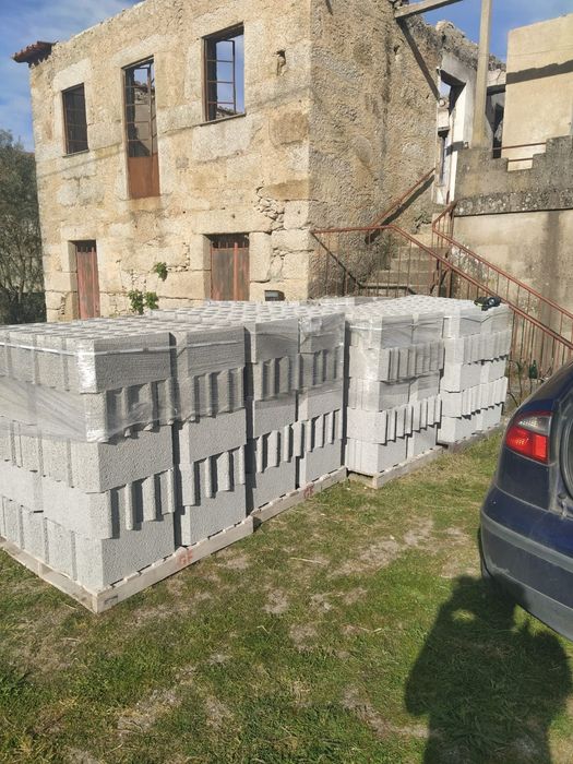 Moradia com 2  pisos Midões