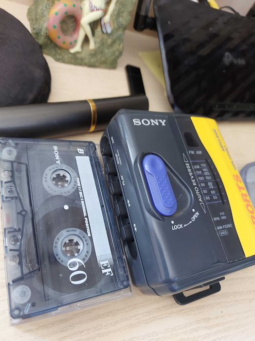 Sony WM-FS393 Mega Bass AM FM Radio Walkman W/ Belt Clip Cassette Player