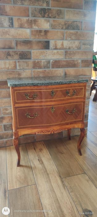 Komoda z marmorowym płatem