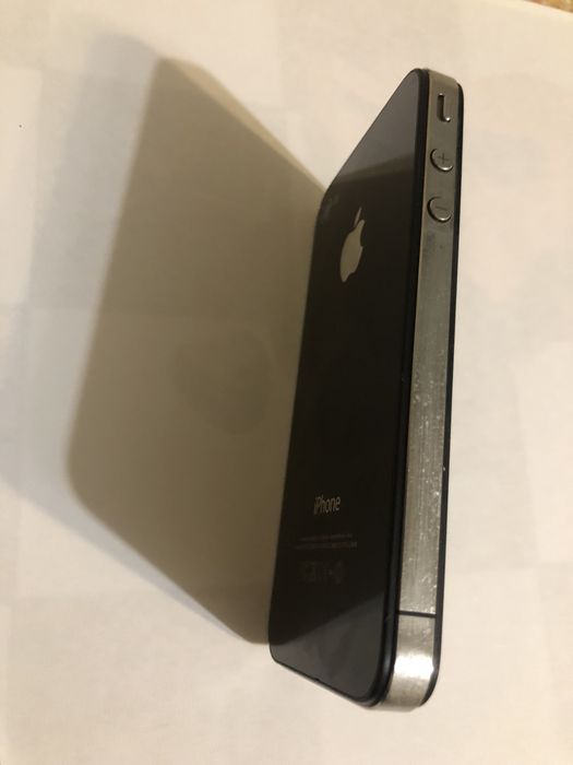 Продам iphone 4 8gb.