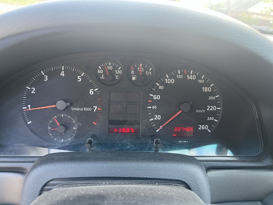 Aydi A4B5 Авто варте уваги.