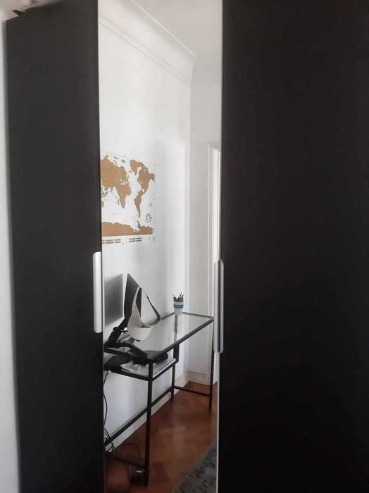 Armario- Roupeiro IKEA PAX espaçoso e elegante