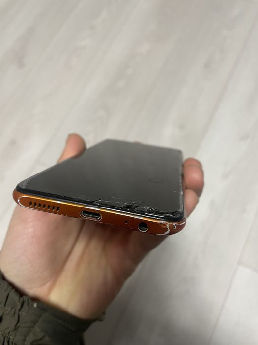 Продам телефон «Tehno spark 5 pro” техно спарк