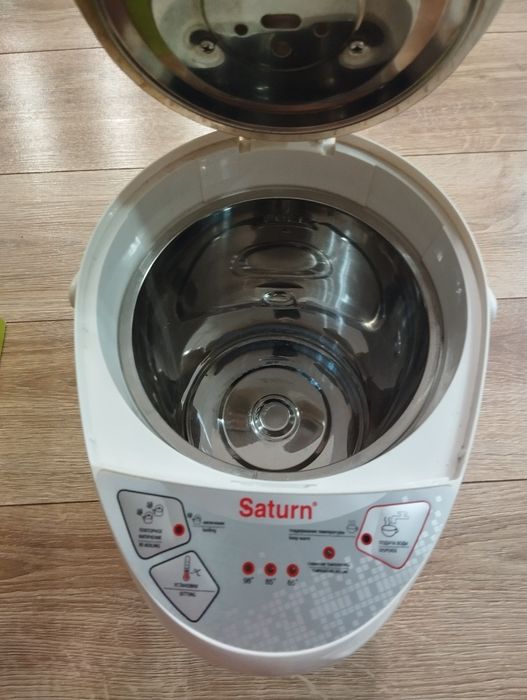 Продам термопот на 4.5 литра