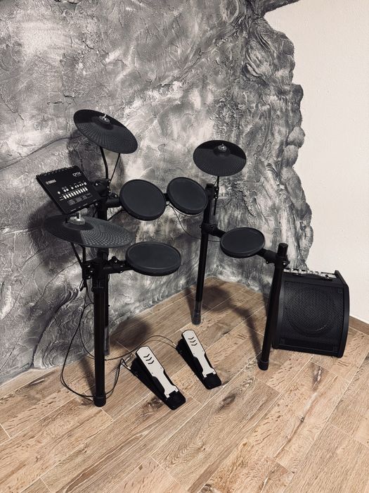 Bateria electronica Yamaha Dtx 402K com monitor Millenium Dm30