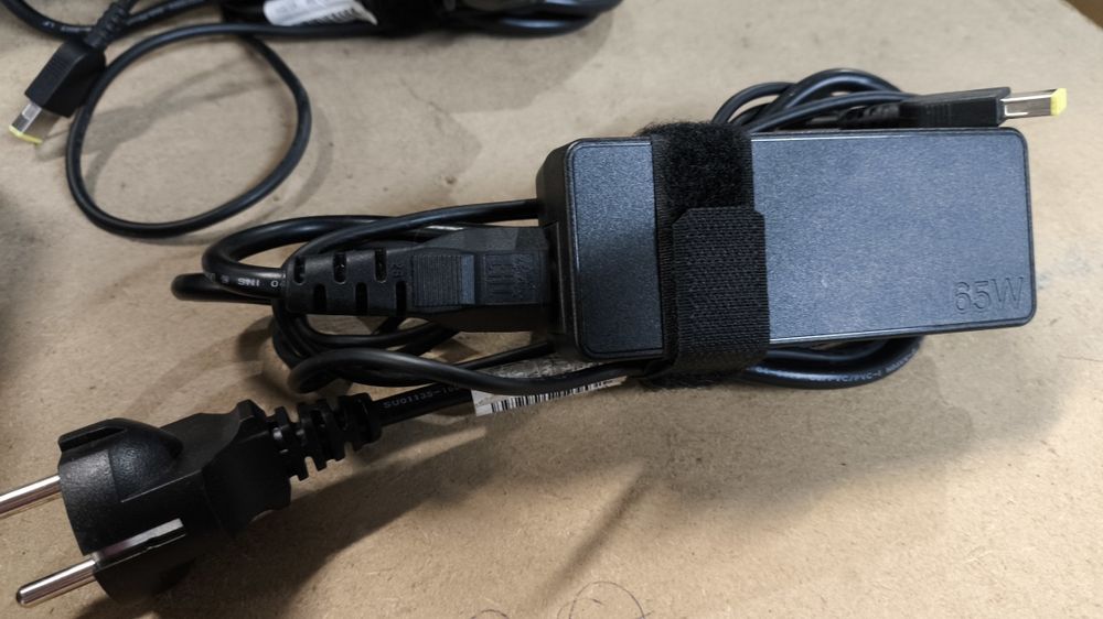 Transformadores originais Lenovo Square de 65W, 90W e 135W