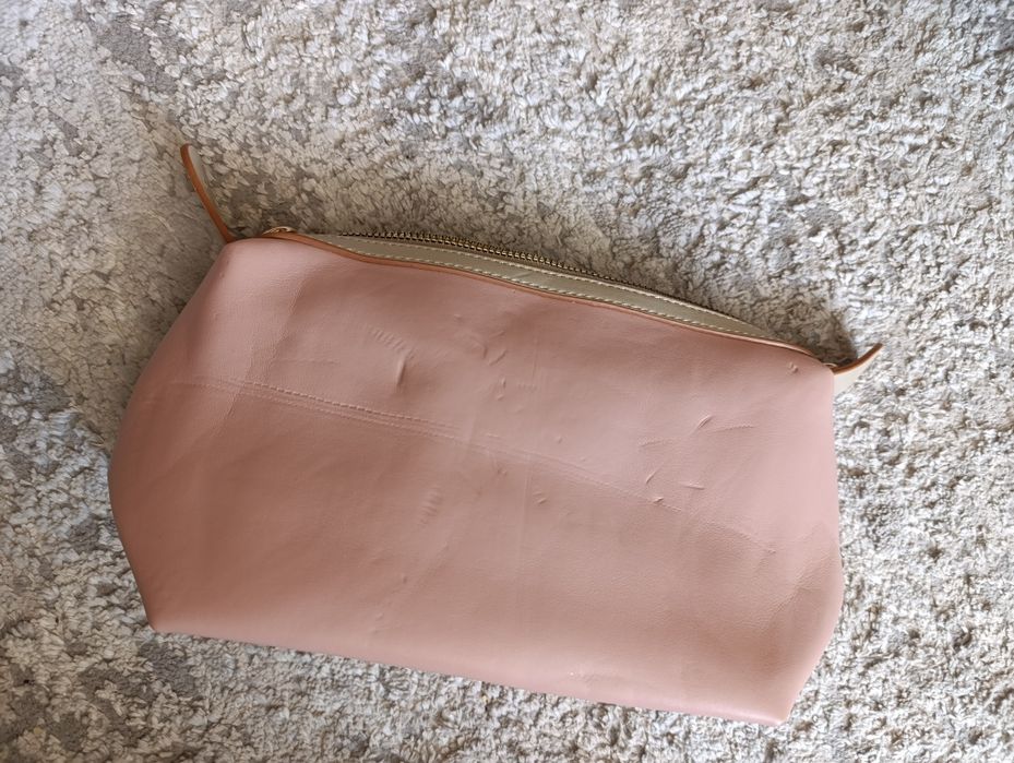 Косметичка стан нової