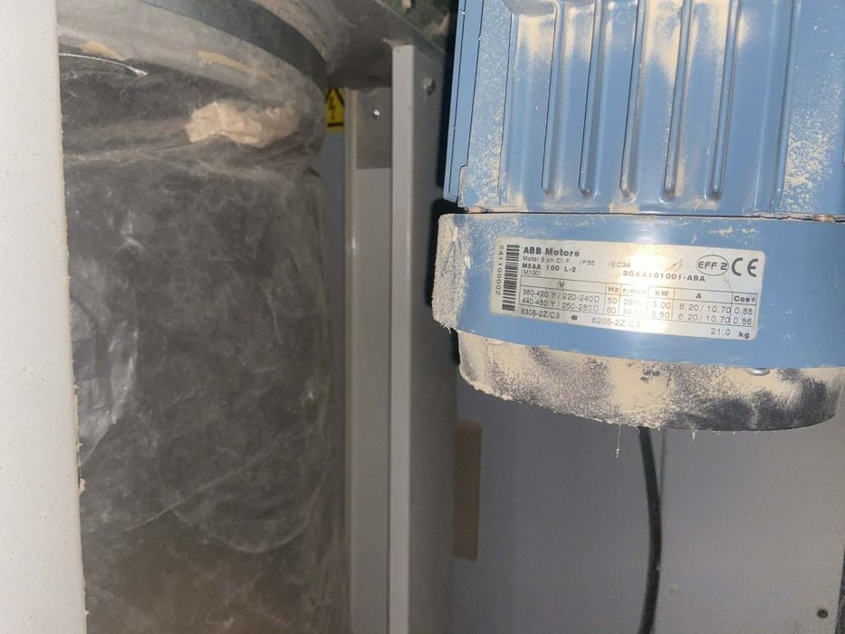 Odciąg trzyworkowy do trocin