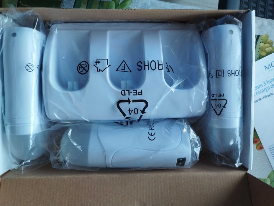 Base com 3 fundidores de cera