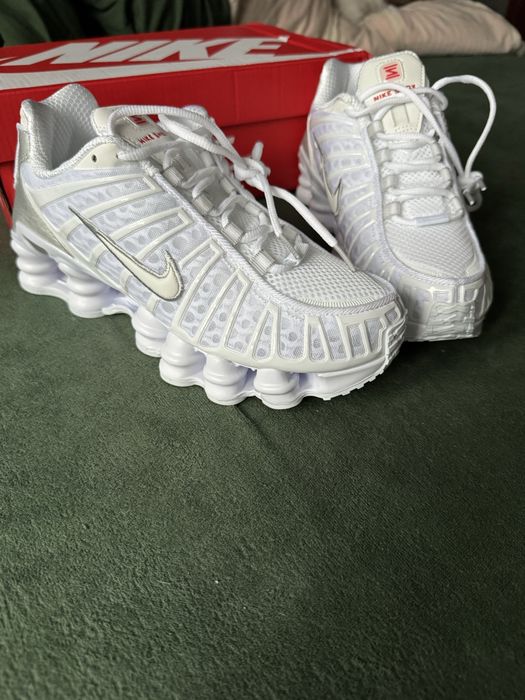 Nike shox biale