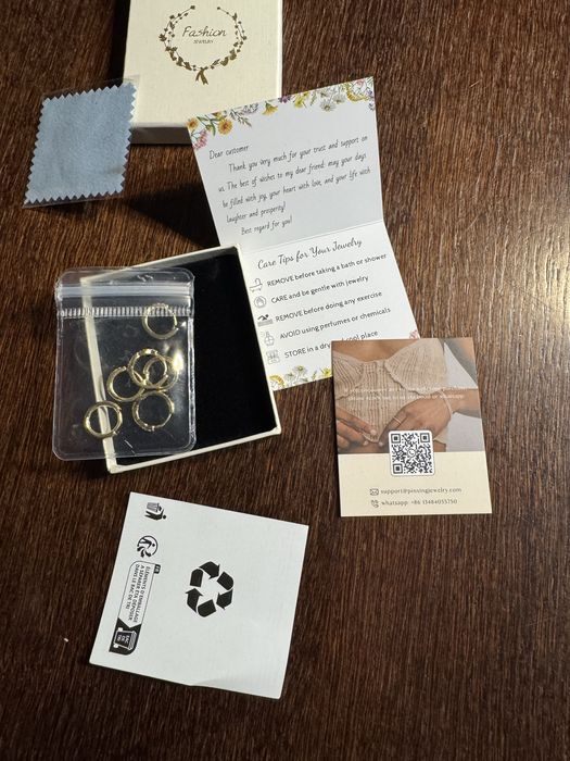 Zestaw złotych kolczyków marki ZHESHY