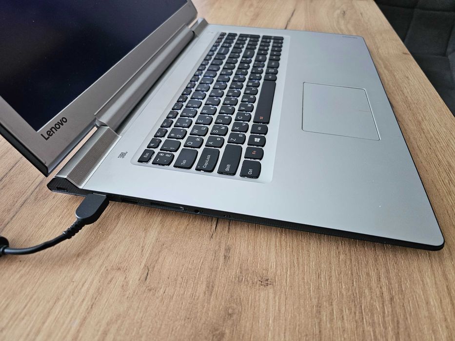 Потужний ноутбук 17.3" Lenovo Ideapad 700 17ISK (i7-6700HQ, 16GB RAM)