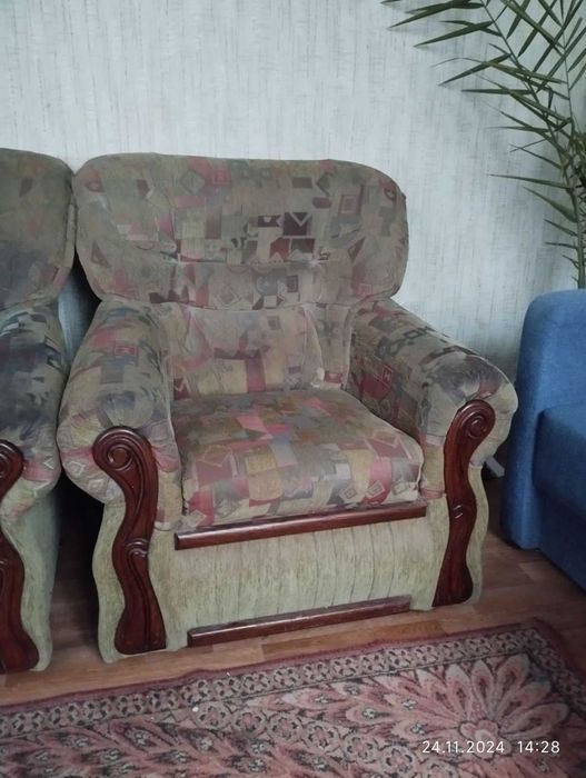 Продам 2 крісла у гарному стані