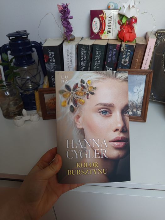 Hanna Cygler- Kolor Bursztynu