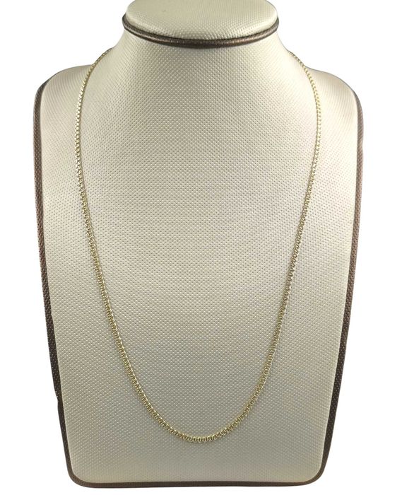 Nowy piękny złoty łańcuszek – klasyka elegancji