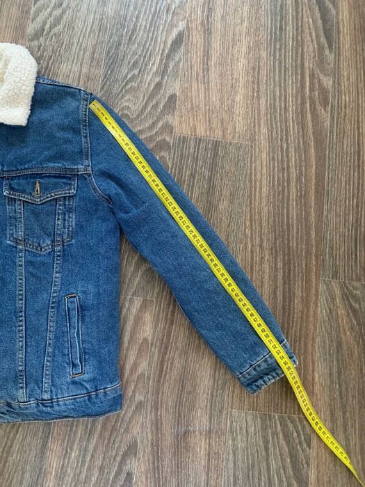 Утеплена жіноча джинсова куртка bershka xs