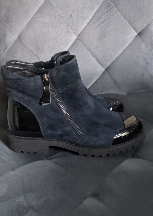 Сині осінні чоботи