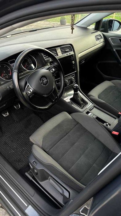 Volkswagen Golf 2017 1.6 TDI Highline