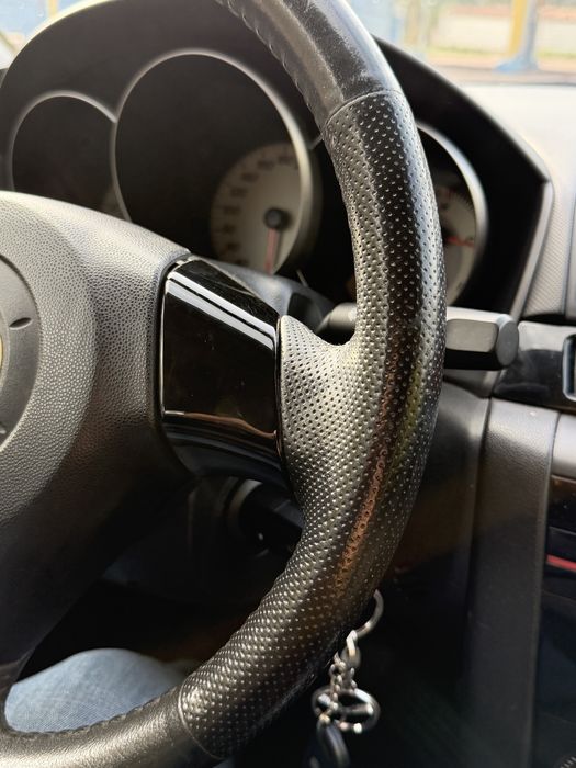 продам семейное авто Mazda 3