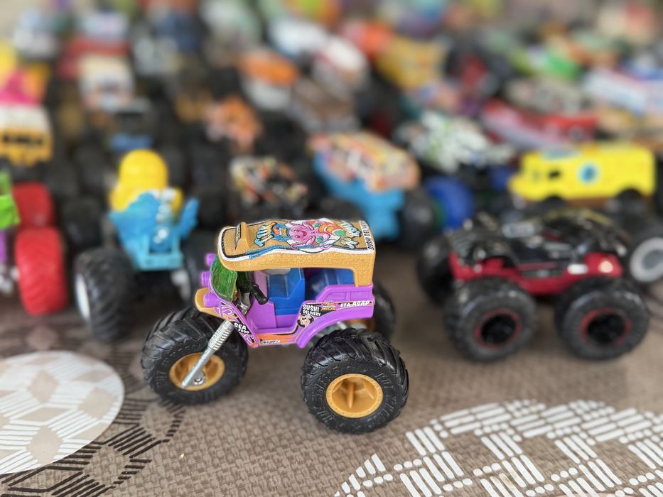 Monster Trucks Hot Wheels