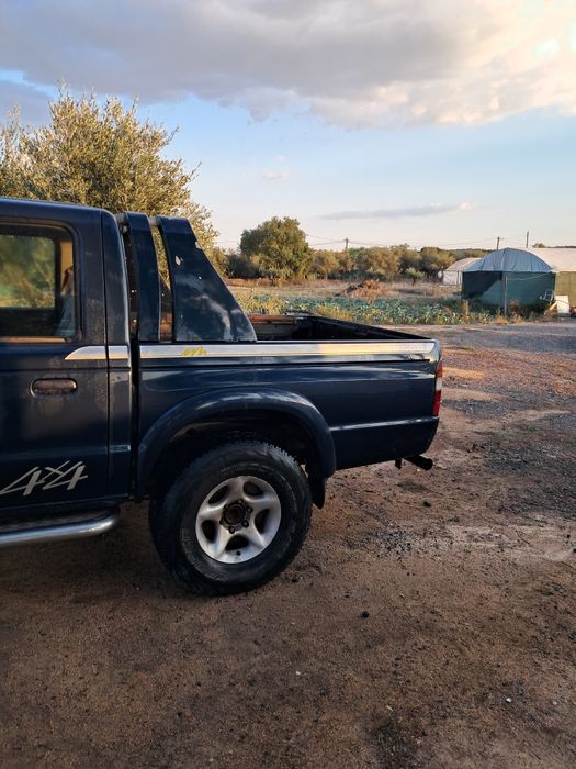 Carrinha 4x4 Mazda Slider