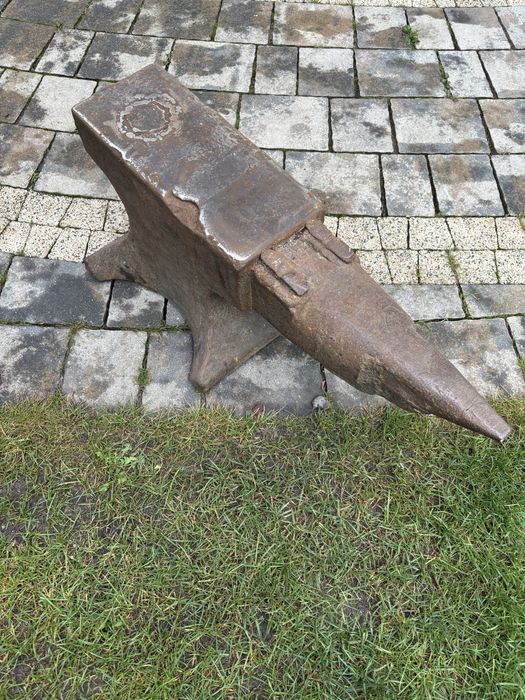 Kowadło 250kg