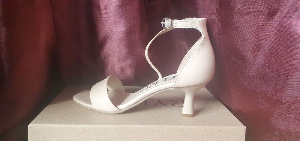 Ryłko obcasy nude/beige 36 (na stopę 24cm) + gratis