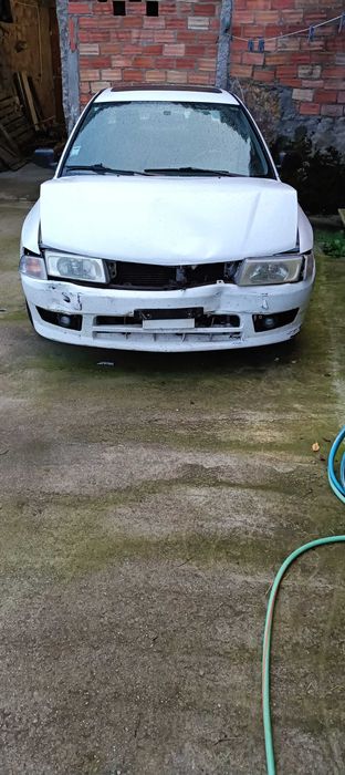 Mitsubishi Lancer para peças
