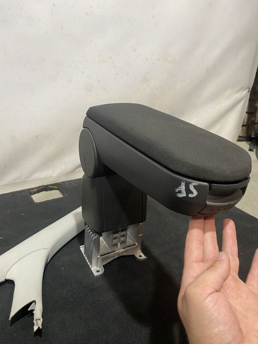 Підлокітник фабія 2,подлокотник шкода фабия 2,оригинал шкода фабія 2