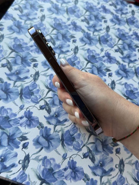 Продам iphone 14 pro, 256 гб