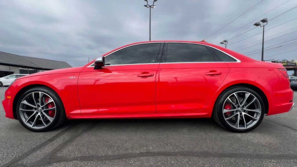 Audi S4      2020