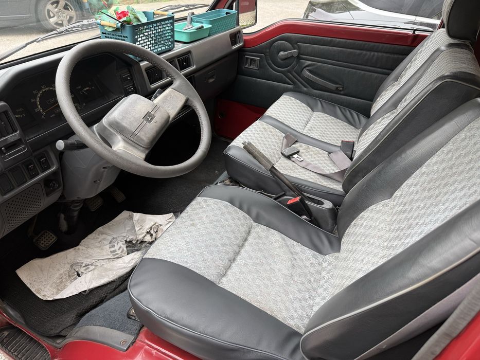 Mitsubishi L300 9 lugares