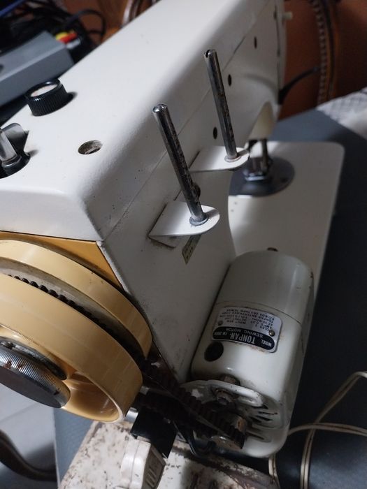 Maquina costura electrica riccar completa impecavel