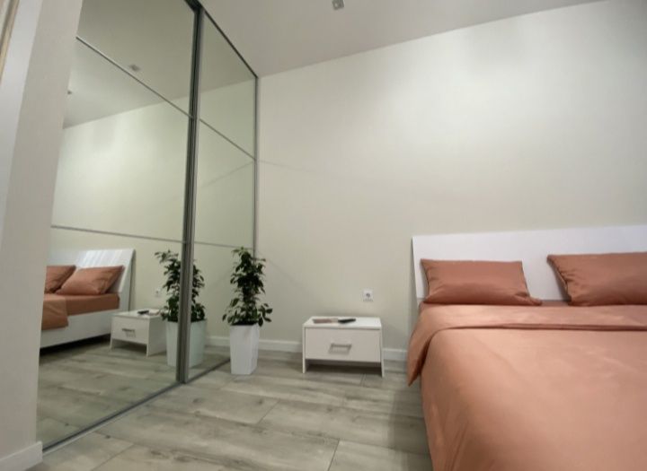 Подобово-погодинно 1к.кв. Корабельний район 700 грн