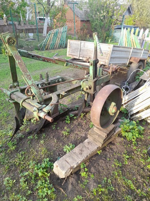 Продаю Трактор разом з ремарентом