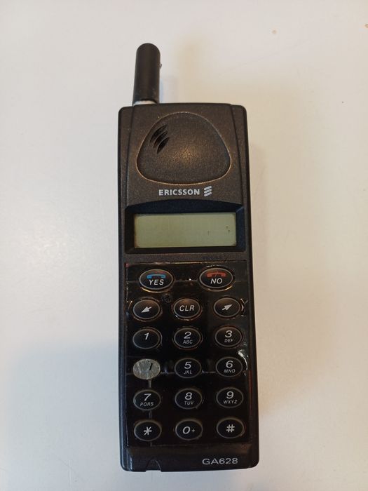 Stary telefon EricsonGA 628