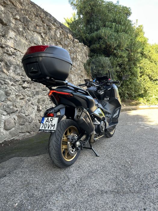 Com apenas 300 kms - T-Max 560 Tech Max