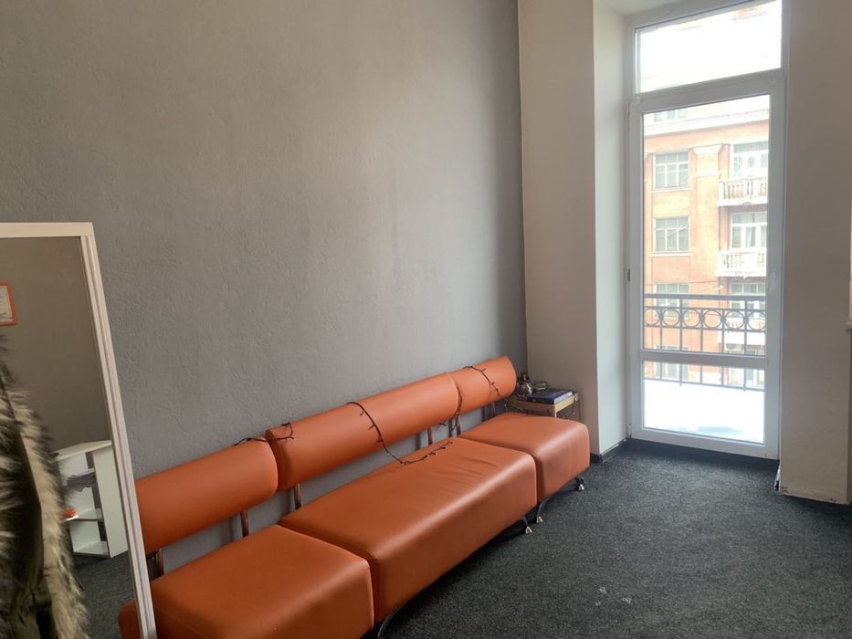 Офіси 21м2 і 32м2 в самому центрі, вул Саксаганского, 5 хвилин від трьох Метро. Під бʼюті і офісну діяльність
